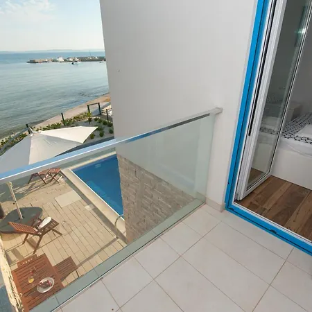 Miri Melon ヴィラ プリヴラカ