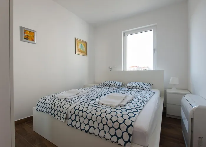 فيلة Miri Melon *